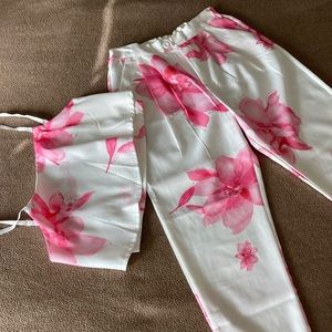 Crop top matching capris pants